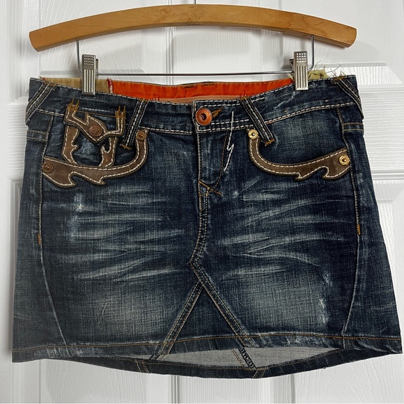 Tough Jeansmith Dresses & Skirts - Y2K Tough Jeansmith Low Rise Denim Mini Skirt • Leather Trim Hardware • Size 27